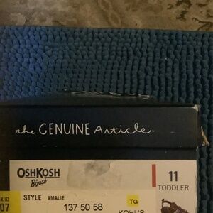 New Toddler 11 Oshkosh scrappy sandals
